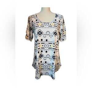 LuLaRoe NWT Morgan T-Shirt - Women’s Size M - Aztec Geometric Print